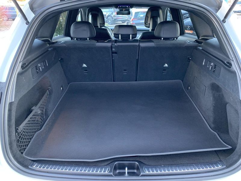 Mercedes-Benz GLC • 2023 • 74,011 km 5