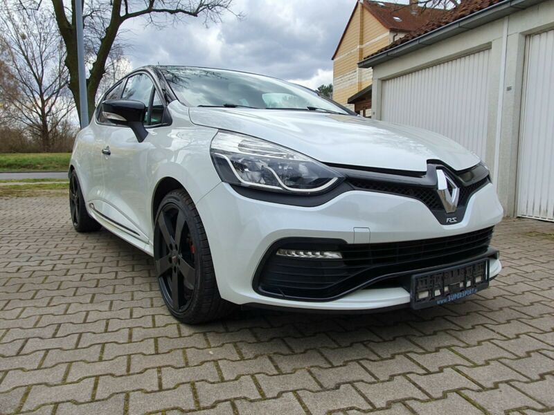 Renault Clio • 2014 • 98,594 km 4