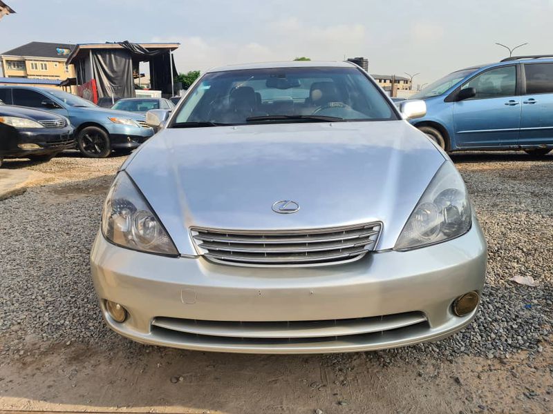 Lexus ES 330 • 2004 • 102,864 km 2