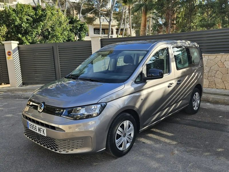 Volkswagen Caddy • 2023 • 10,220 km 2