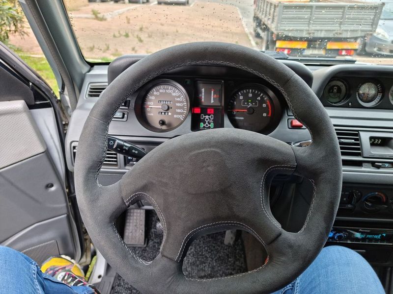 Mitsubishi Pajero • 1999 • 89,000 km 9