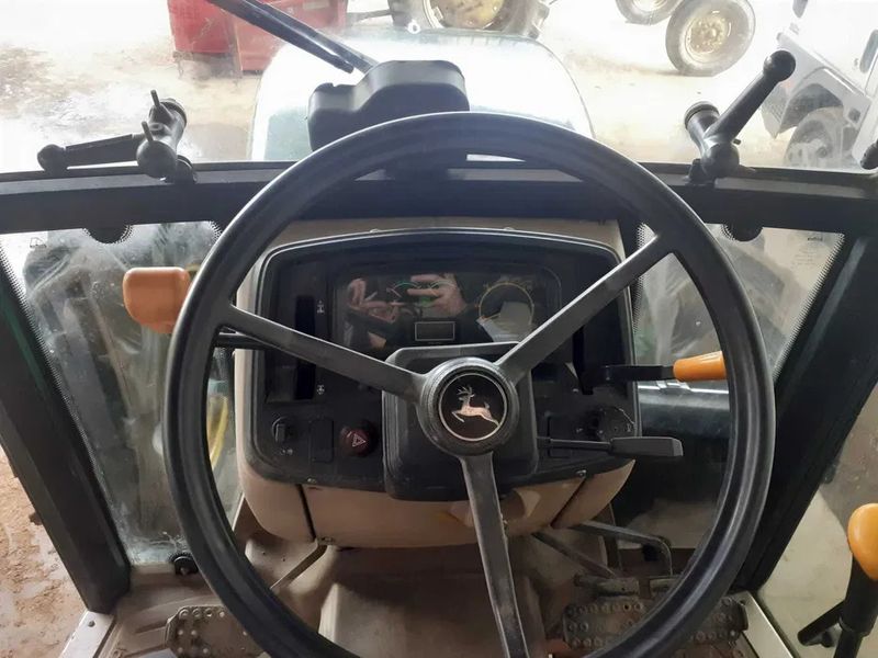 John Deere 5315 • 2005 • 65,000 km 4