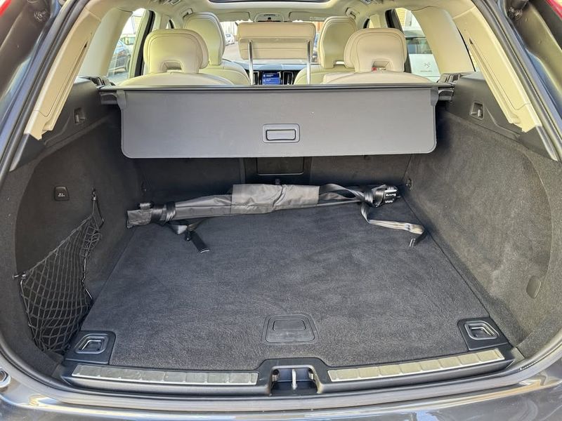 Volvo XC60 • 2018 • 140,000 km 6