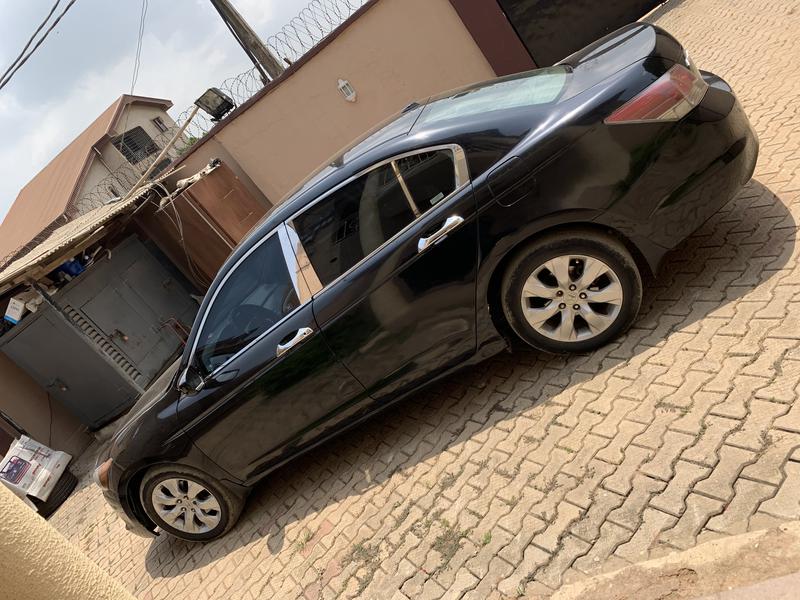 Honda Accord • 2010 • 99,102 km 6