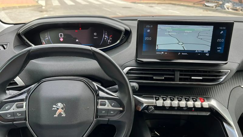 Peugeot 3008 • 2022 • 108,000 km 9