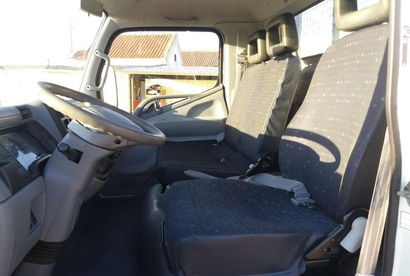 Mitsubishi Fuso canter • 2010 • 70,000 km 2