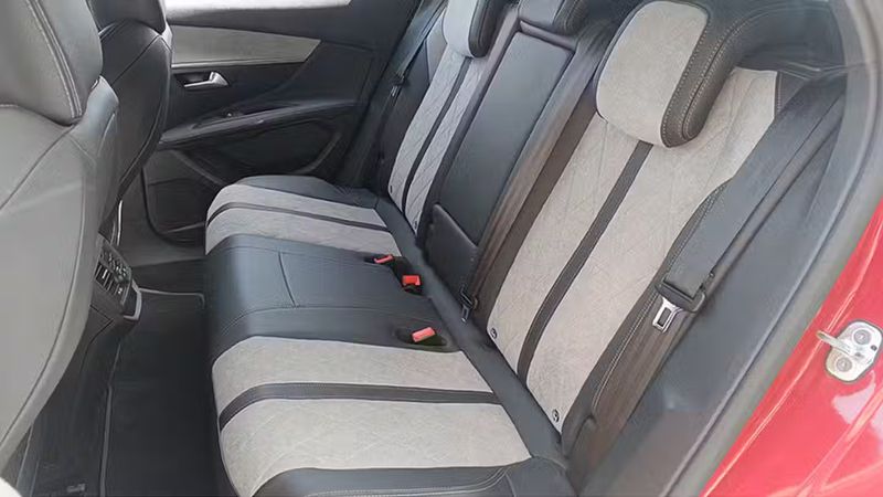 Peugeot 3008 • 2020 • 31,126 km 9