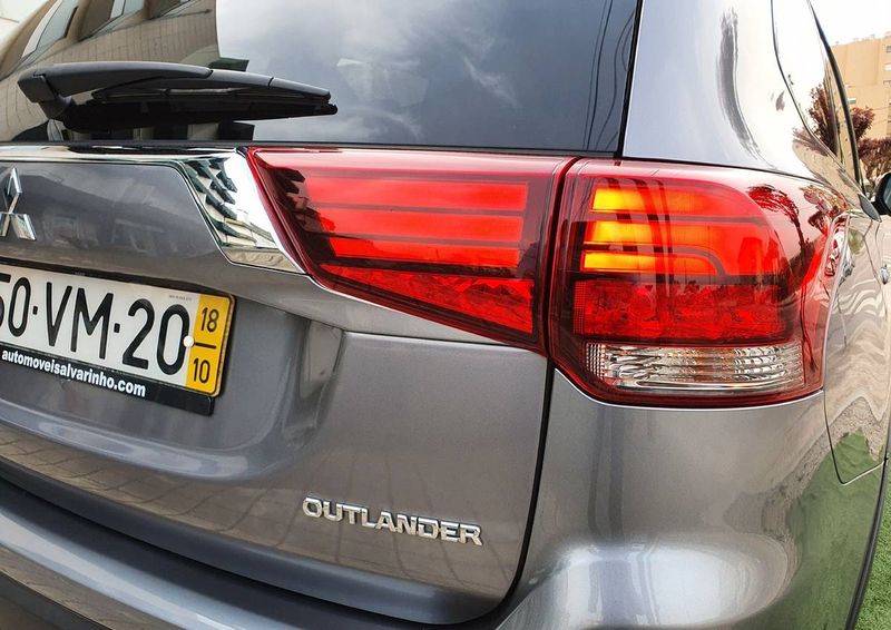 Mitsubishi Outlander • 2018 • 60,000 km 5