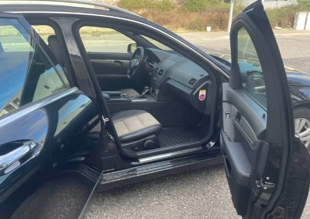Mercedes-Benz C • 2010 • 265,000 km 2