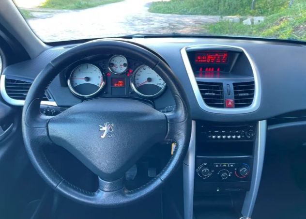 Peugeot 207 • 2011 • 164,633 km 3