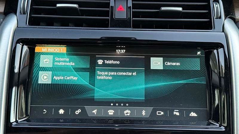 Land Rover Discovery • 2018 • 73,000 km 14