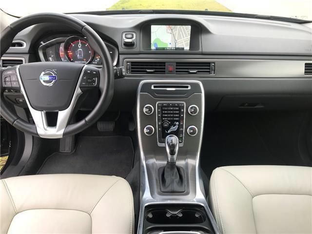 Volvo XC70 • 2015 • 109,000 km 11