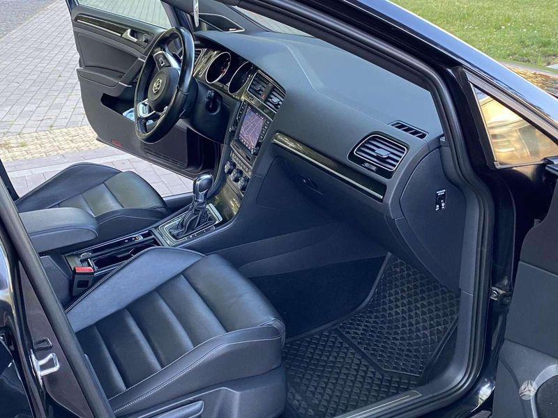 Volkswagen Golf • 2014 • 179,000 km 2