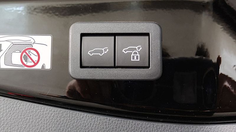 Toyota C-HR • 2024 • 16,484 km 14