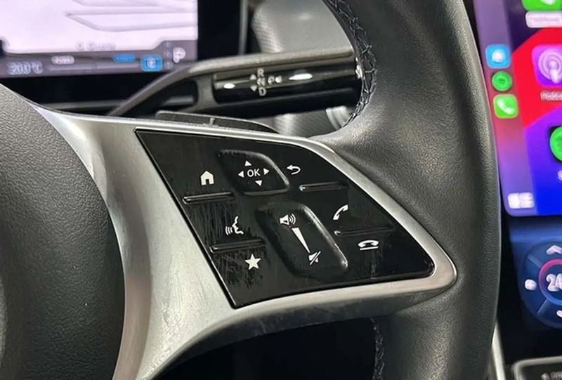 Mercedes-Benz GLC-Class • 2023 • 14,000 km 3