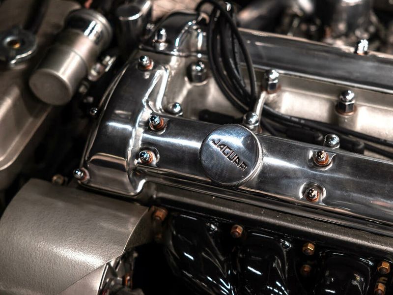 Jaguar E-PACE • 1967 • 42,690 km 15