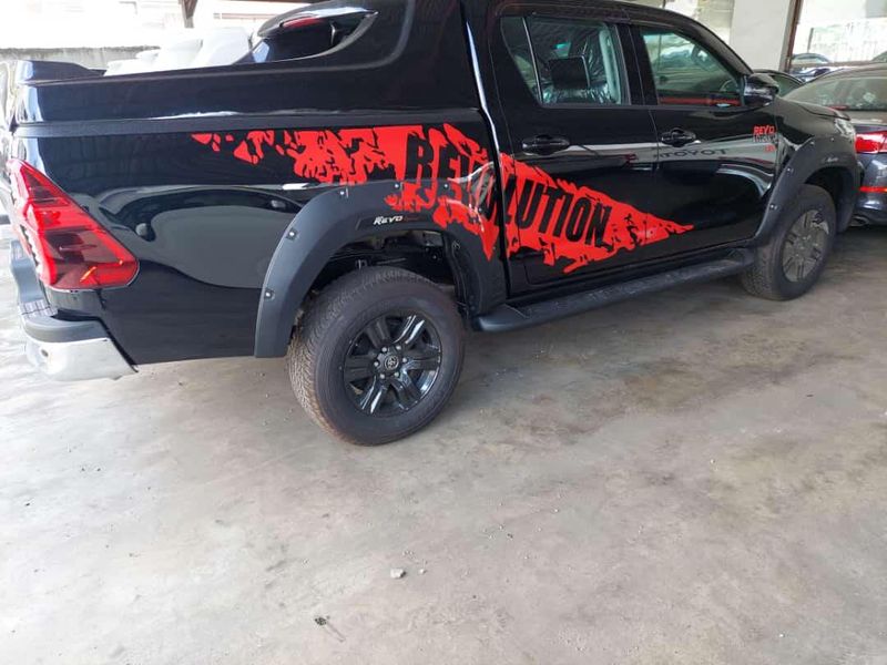Toyota Hilux • 2023 • 10,000 km 1