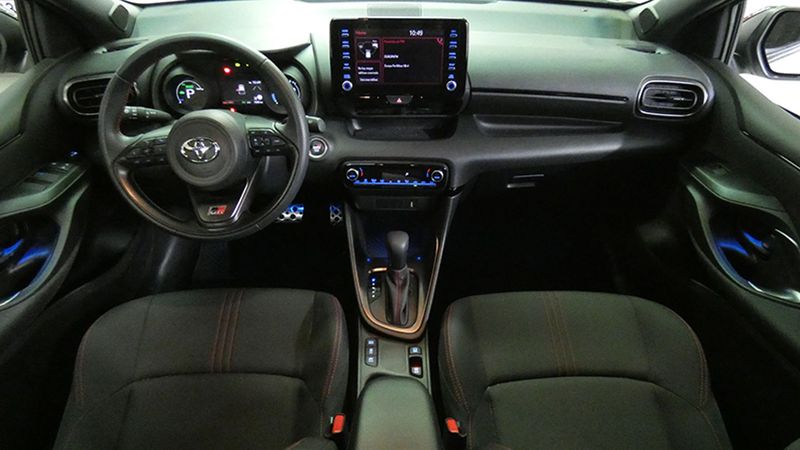 Toyota Yaris • 2023 • 7,088 km 12