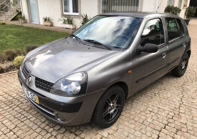 Renault Clio • 2001 • 160,000 km 4