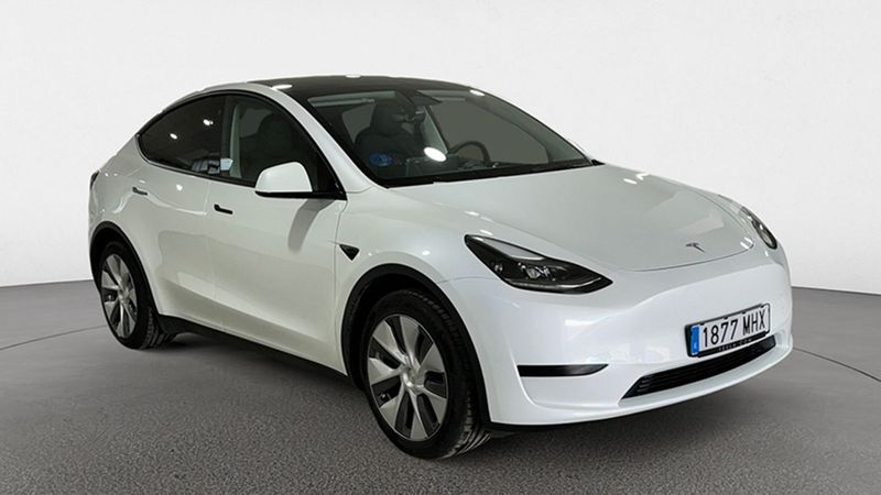 Tesla Model Y • 2023 • 9,294 km 3