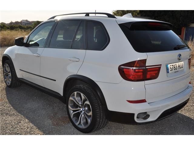 BMW X5 • 2012 • 215,000 km 2