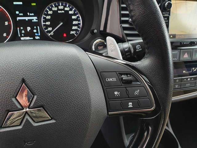 Mitsubishi Outlander • 2016 • 102,000 km 6