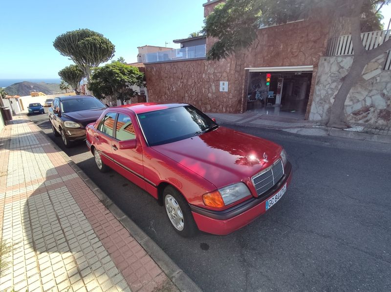 Mercedes-Benz C-Class • 1996 • 218,000 km 1