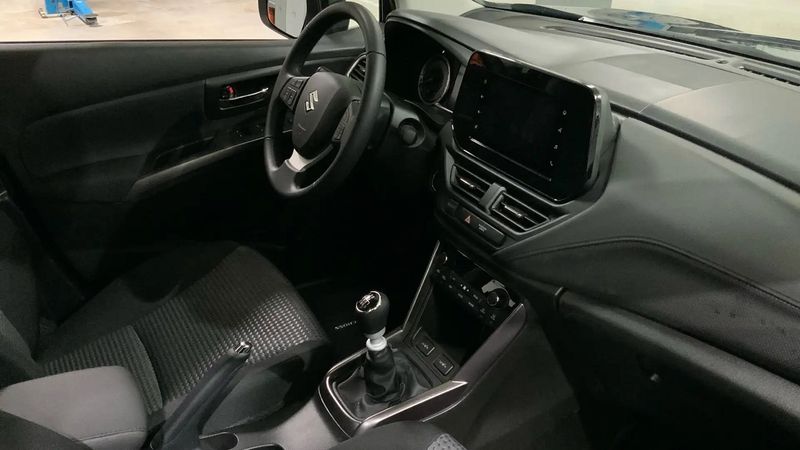 Suzuki SX4 • 2023 • 2,500 km 6