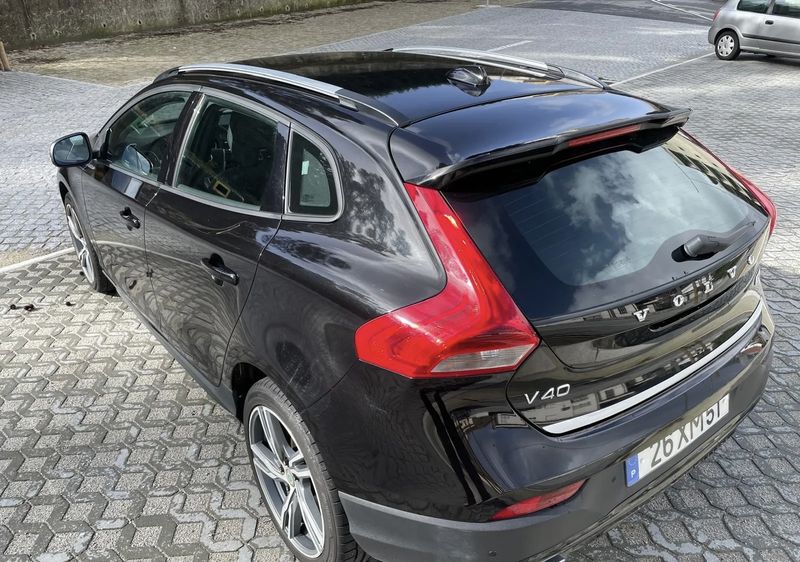 Volvo V40 • 2019 • 118,125 km 2