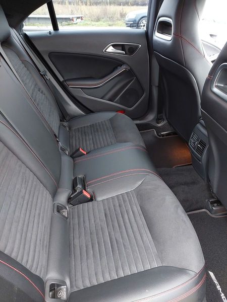 Mercedes-Benz CLA • 2014 • 104,500 km 4