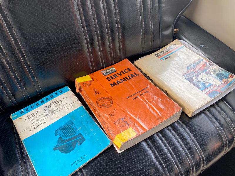 Jeep  • 1971 • 92,000 km 9