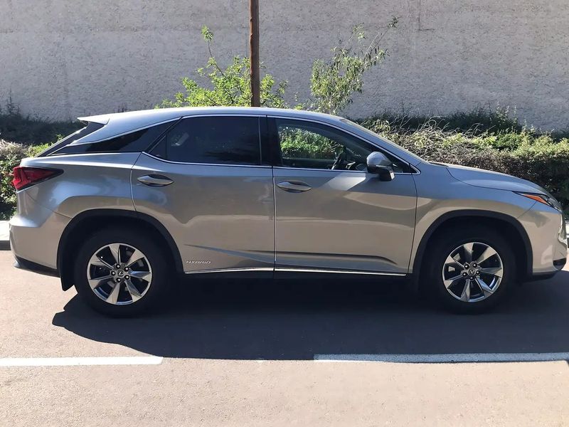 Lexus RX • 2018 • 125,000 km 6