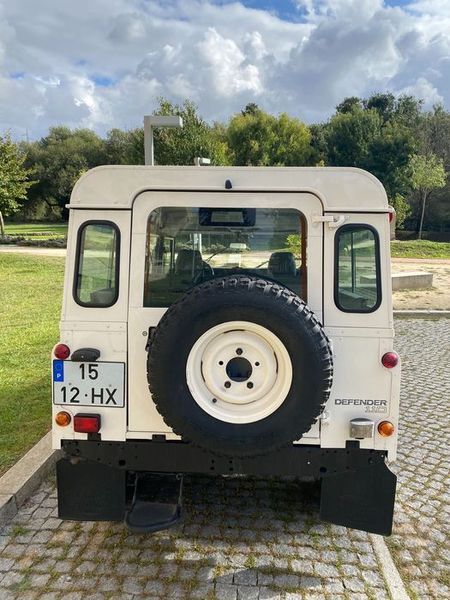 Land Rover Defender • 2000 • 241,000 km 3