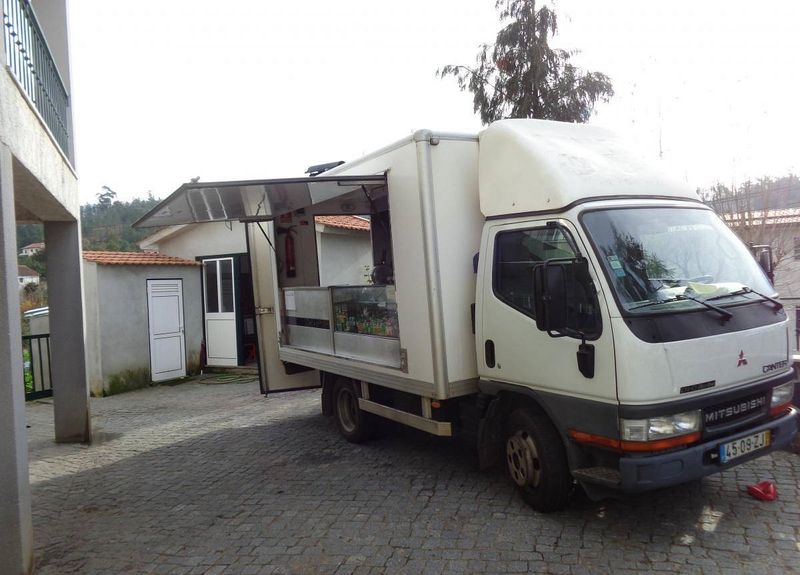 Mitsubishi Fuso canter • 2005 • 90,000 km 1