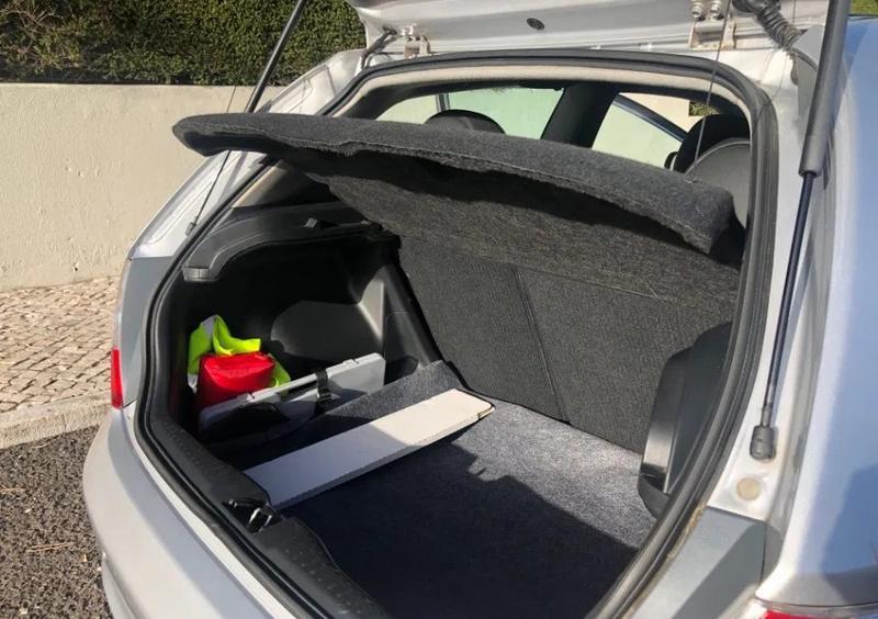 Honda Civic • 2005 • 165,103 km 3