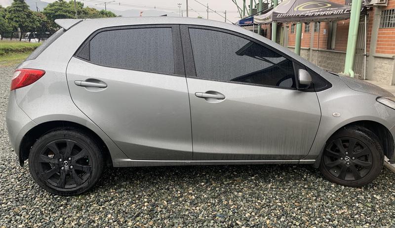 Mazda 2 • 2014 • 66,000 km 3