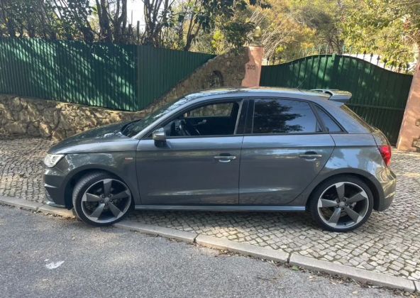 Audi A1 • 2015 • 139,000 km 2