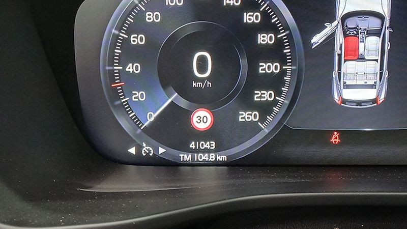 Volvo XC40 • 2022 • 41,043 km 7