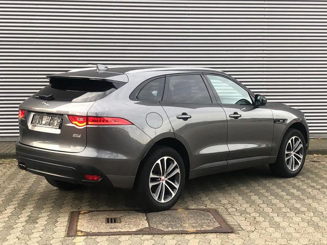 Jaguar F-Pace • 2016 • 91,612 km 4