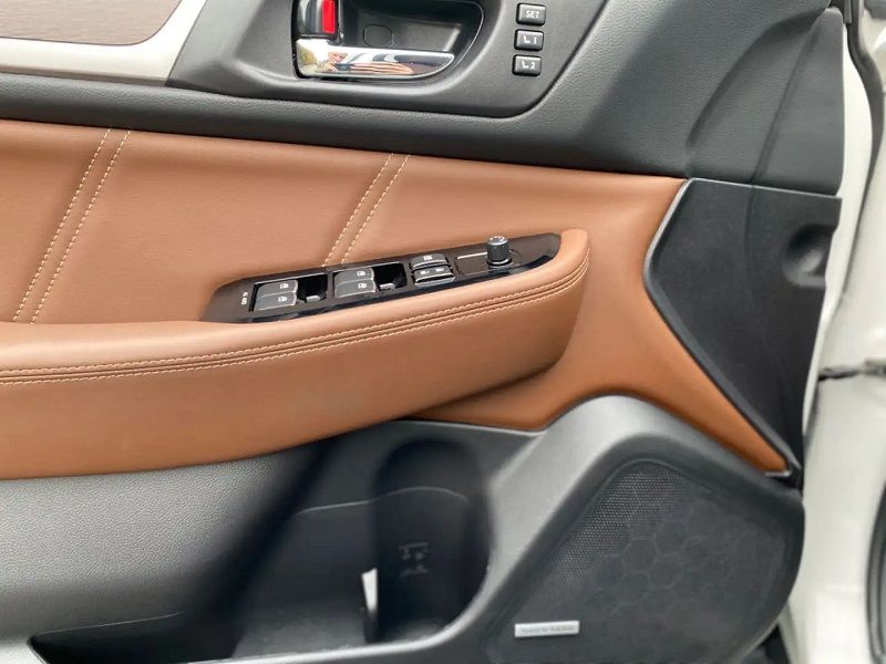 Subaru Outback • 2018 • 74,000 km 13