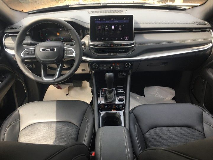 Jeep Grand Cherokee • 2019 • 21 km 3