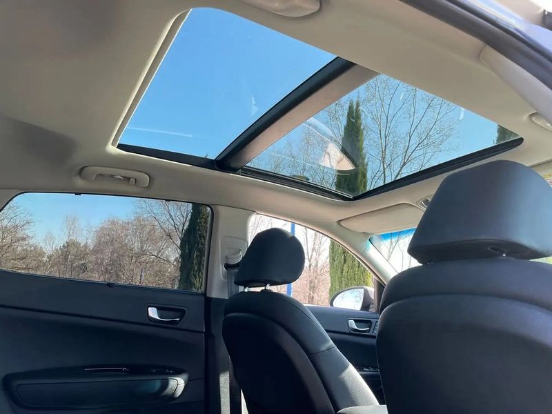 Kia Optima • 2019 • 106,000 km 9