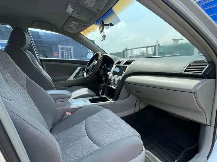 Toyota Camry • 2014 • 80,000 km 4