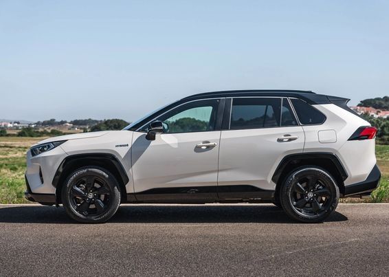 Toyota RAV4 • 2021 • 87,000 km 1