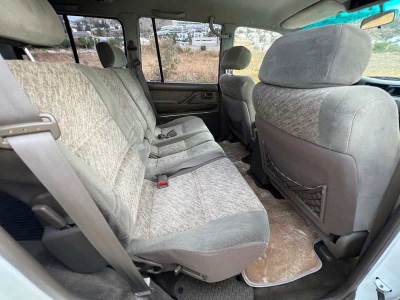 Toyota Land Cruiser • 1997 • 272,000 km 14