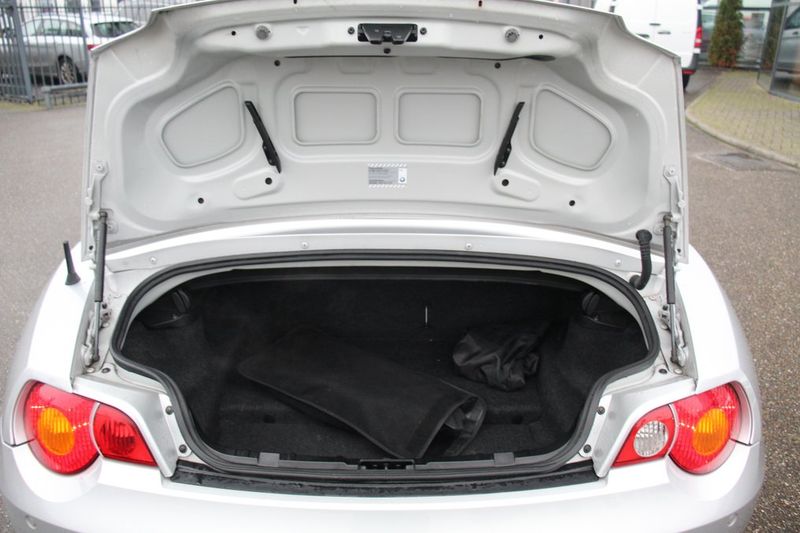 BMW Z4 • 2003 • 940,000 km 14