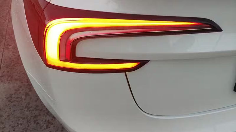 Tesla Model 3 • 2024 • 5,418 km 6