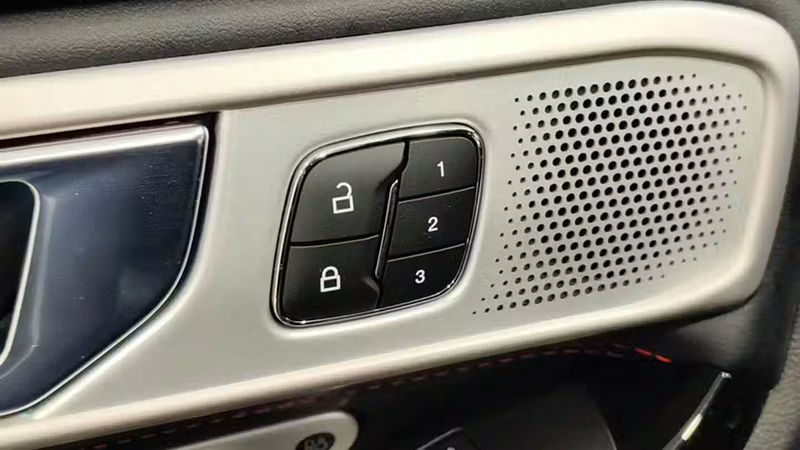 Ford Explorer • 2021 • 63,204 km 14