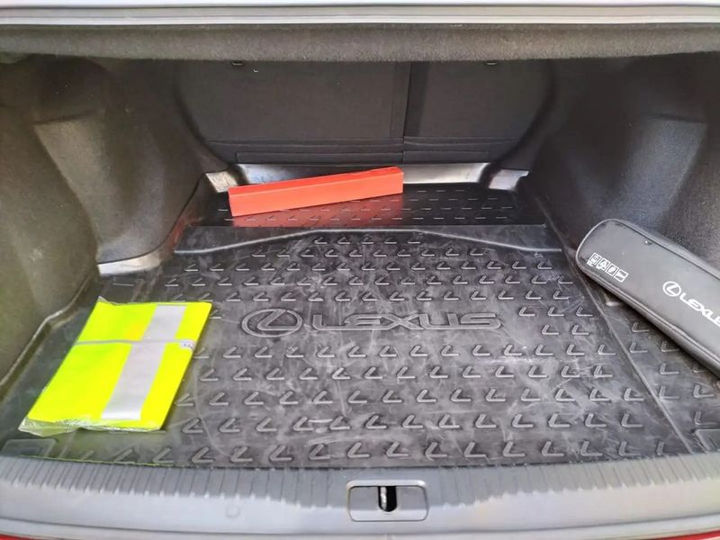 Lexus IS • 2020 • 89,000 km 9