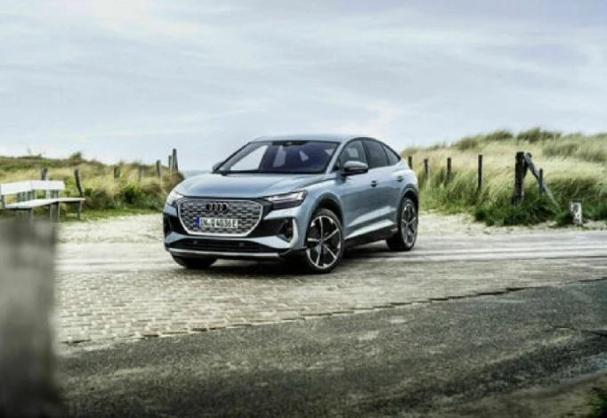 Audi Q5 Sportback • 2025 • 180 km 1